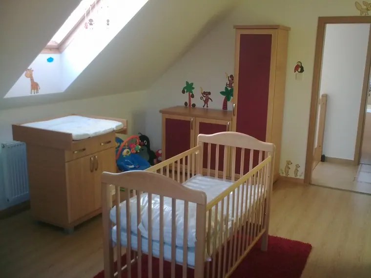 Dětské pokoje na míru — realizace D & M Kuchyně