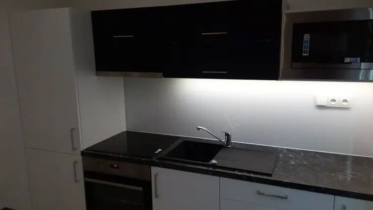 Kuchyňské linky na míru — realizace D & M Kuchyně č. 78
