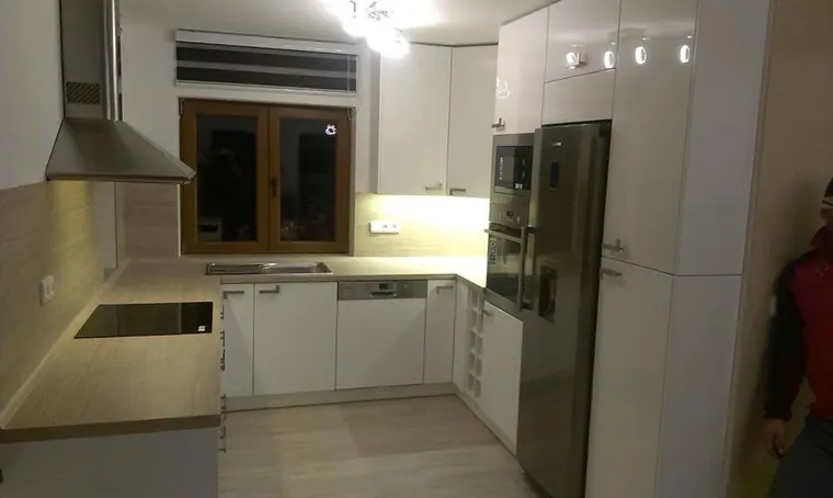 Kuchyňské linky na míru — realizace D & M Kuchyně č. 70