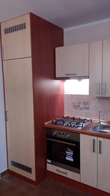 Kuchyňské linky na míru — realizace D & M Kuchyně č. 43