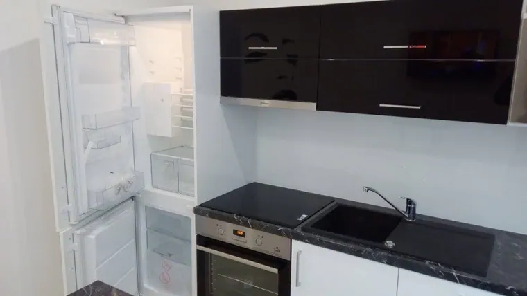 Kuchyňské linky na míru — realizace D & M Kuchyně č. 104