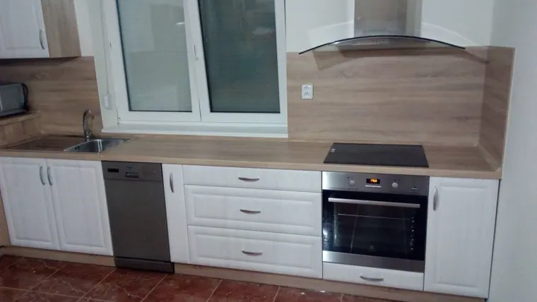 Kuchyňské linky na míru — realizace D & M Kuchyně č. 127