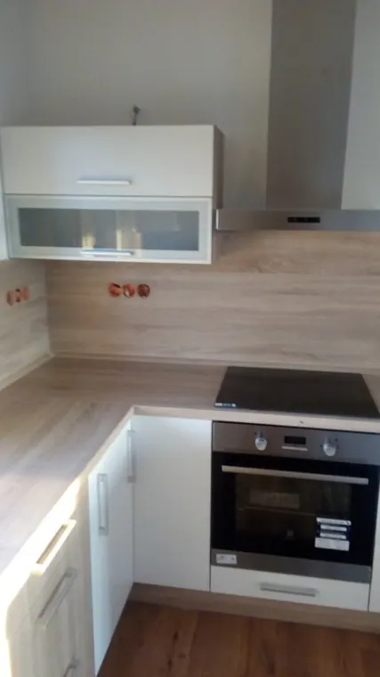Kuchyňské linky na míru — realizace D & M Kuchyně č. 112