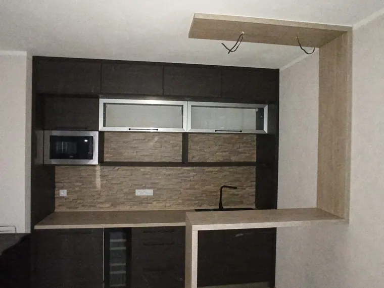 Kuchyňské linky na míru — realizace D & M Kuchyně č. 35