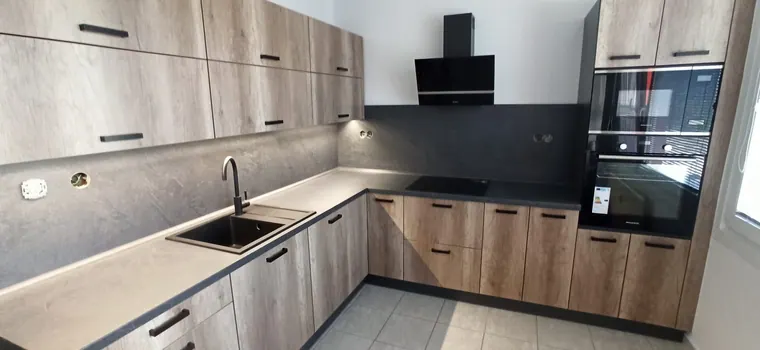 Kuchyňské linky na míru — realizace D & M Kuchyně č. 16