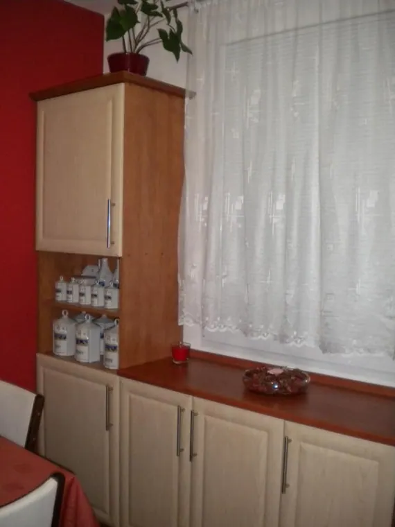Kuchyňské linky na míru — realizace D & M Kuchyně č. 144