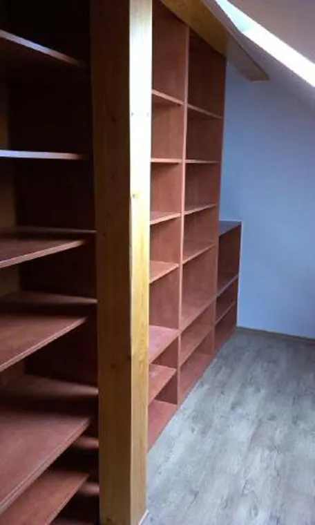 Vestavěné skříně na míru — realizace D & M Kuchyně č. 11